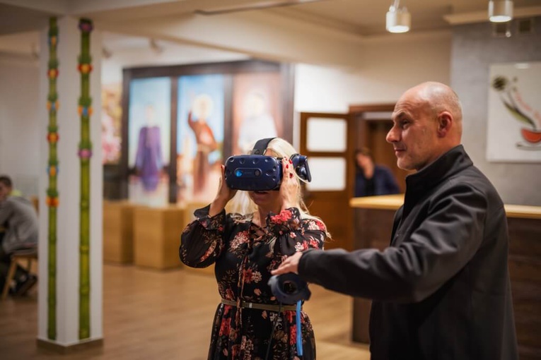 Ziemia świętych w hologramie