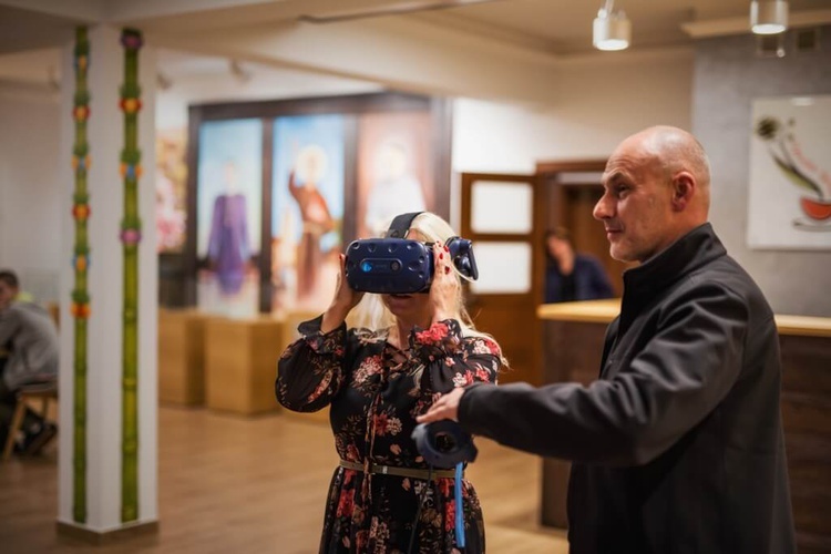 Ziemia świętych w hologramie