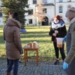 Gorący posiłek w żywieckim parku dla wszystkich potrzebujących