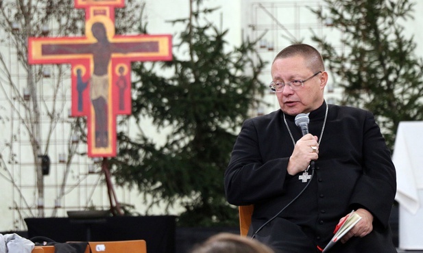 Abp Ryś: gdy zatrzymujemy Słowo w sobie, to jest ono siłą naszą w pokusie!