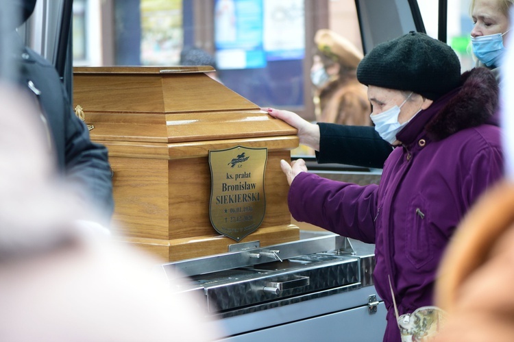 Msza św. pogrzebowa śp. ks. Bronisława Siekierskiego