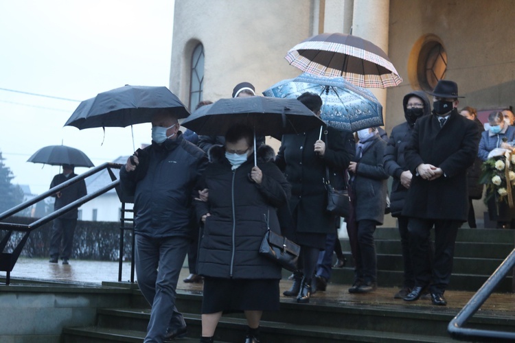 Ostatnie pożegnanie ks. prał. Adama Drożdża w Goleszowie