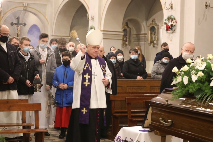 Ostatnie pożegnanie ks. prał. Adama Drożdża w Goleszowie