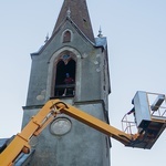 Demontaż dzwonów w Lubiechowie