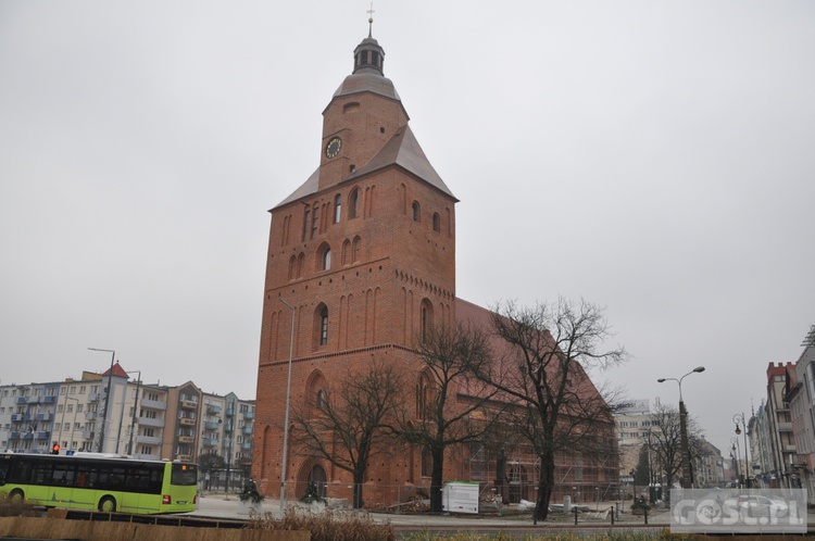 Noworoczne spojrzenie na katedrę