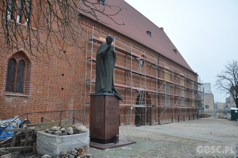 Noworoczne spojrzenie na katedrę