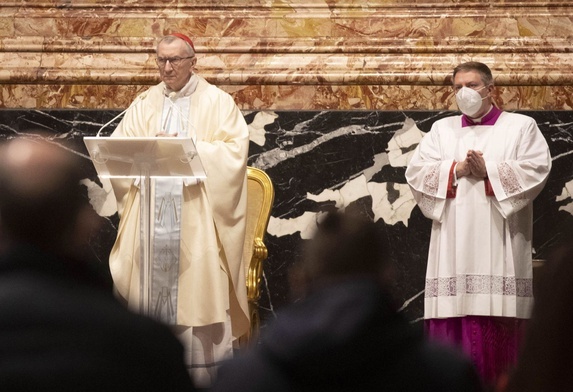 Kardynał Parolin podczas Mszy