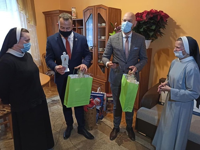 Pomoc świąteczna dla DPS-u w Ścinawce Dolnej