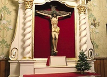 ▲	Krucyfiks jest najstarszym zabytkiem pokarmelitańskiej świątyni w Płońsku.