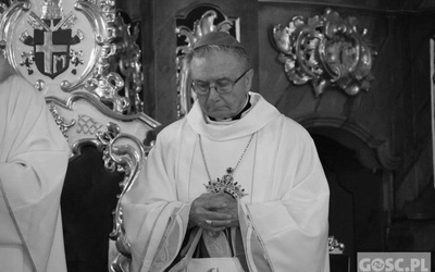 Zmarł pochodzący z naszej diecezji bp Antoni Stankiewicz