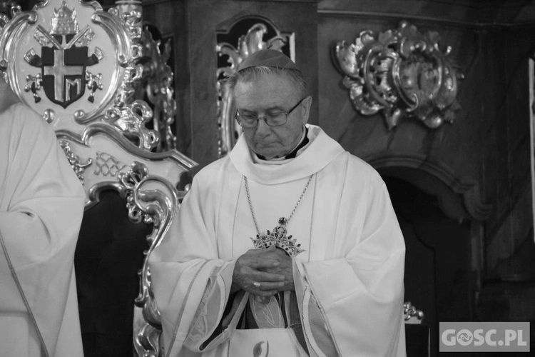 Zmarł pochodzący z naszej diecezji bp Antoni Stankiewicz