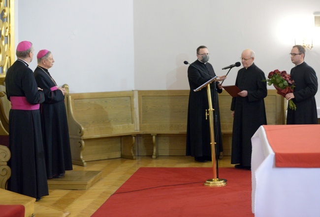 Papieskie przyjęcie rezygnacji bp. Henryka Tomasika