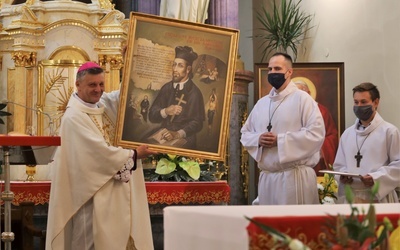 Dziękczynna Msza św. w 25. rocznicę pobytu św. Jana Pawła II w Skoczowie - w kościele Świętych Apostołów Piotra i Pawła. 