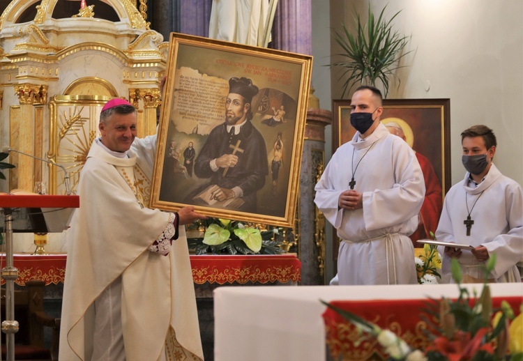 Dziękczynna Msza św. w 25. rocznicę pobytu św. Jana Pawła II w Skoczowie - w kościele Świętych Apostołów Piotra i Pawła. 