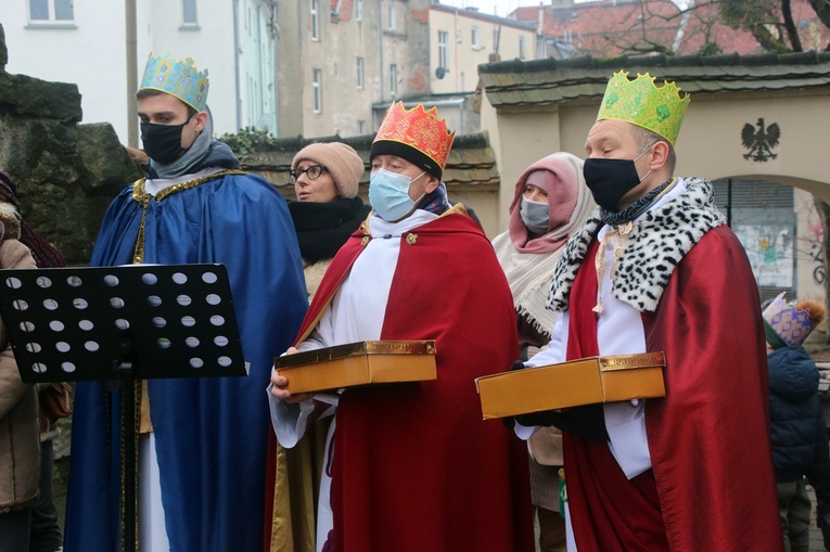 Uroczysty pokłon Trzech Mędrców we Wrocławiu-Leśnicy