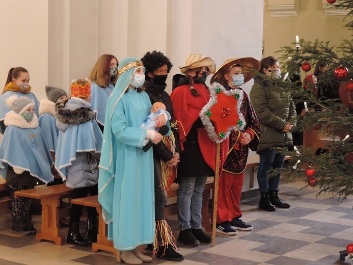 Mędrcy i kolędnicy z Borzęcina Górnego