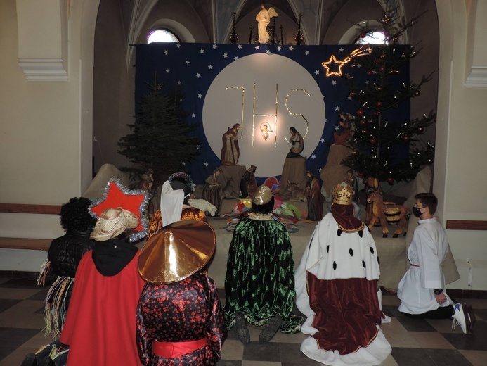 Mędrcy i kolędnicy z Borzęcina Górnego