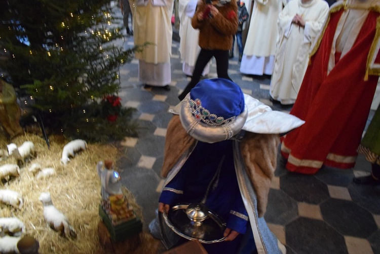 Trzej Królowie pokłonili się Dzieciątku