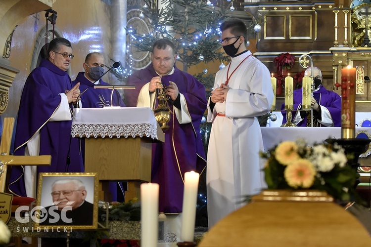 Ostatnie pożegnanie ks. Stanisława Majchrzaka