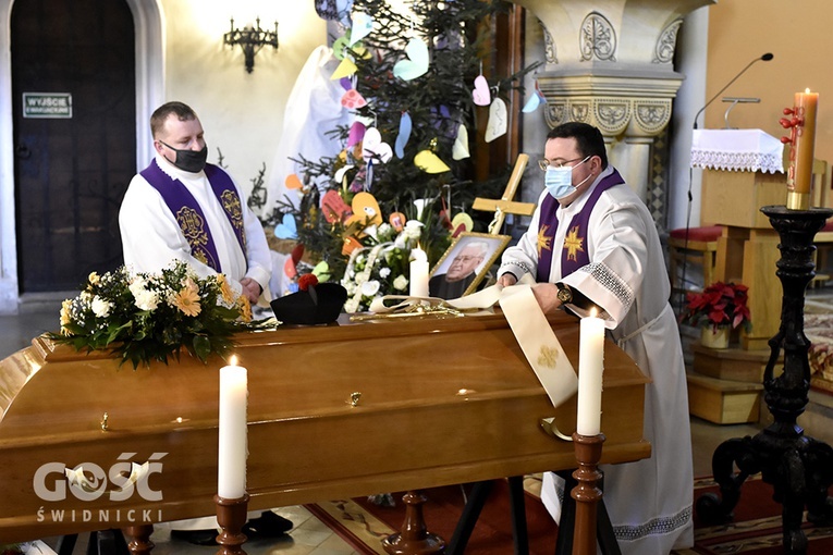 Ostatnie pożegnanie ks. Stanisława Majchrzaka