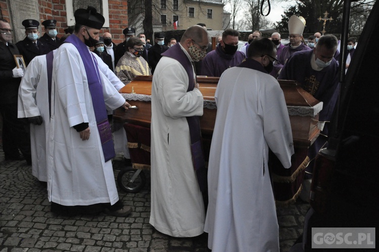 Ostatnie pożegnanie kapłana