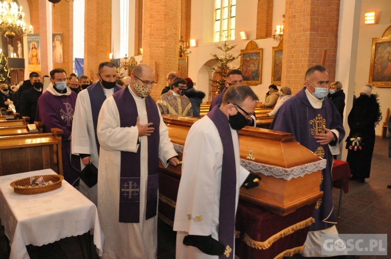 Ostatnie pożegnanie kapłana