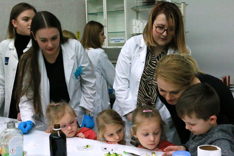 To wyjątkowy czas, kiedy można zajrzeć do laboratorium.