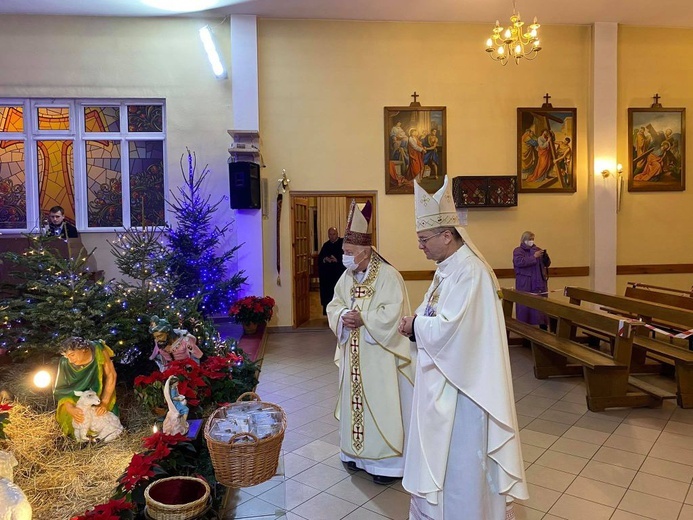 Biskupi na kolędzie u franciszkanów