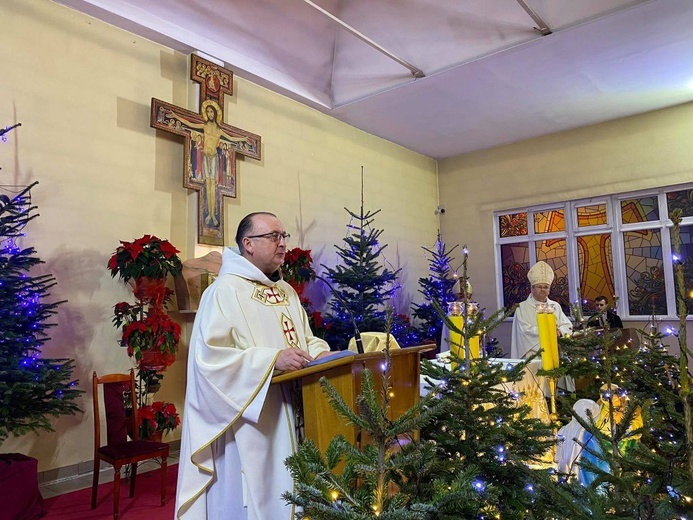 Biskupi na kolędzie u franciszkanów