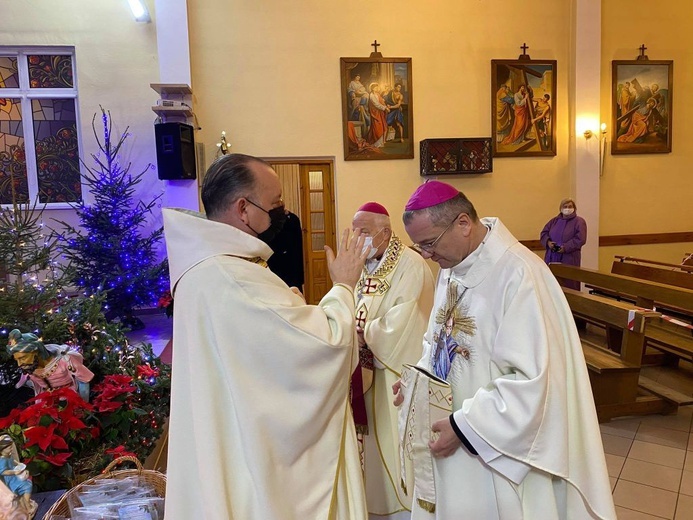 Biskupi na kolędzie u franciszkanów