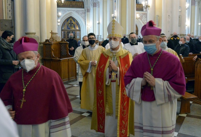 Bp Marek Solarczyk objął prawnie rządy w diecezji radomskiej