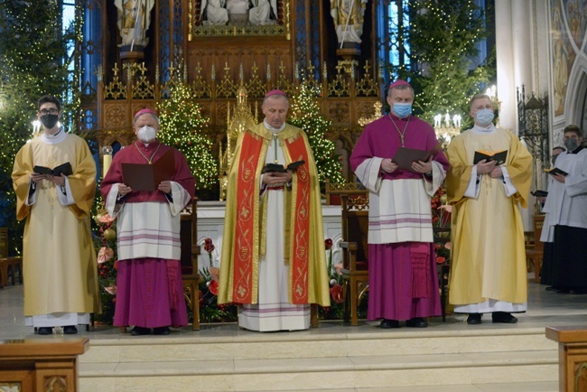 Bp Marek Solarczyk objął prawnie rządy w diecezji radomskiej