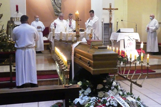 Ostatnie pożegnanie śp. ks. Jana Froelicha w Bierach
