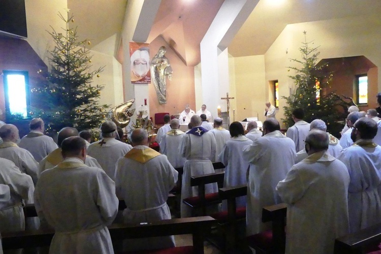 Ostatnie pożegnanie śp. ks. Jana Froelicha w Bierach