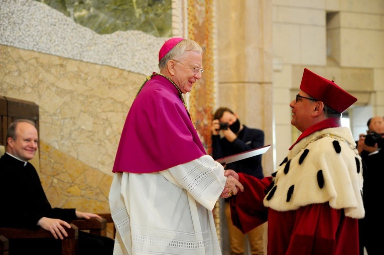 Promocje akademickie UPJPII 2021