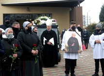 Procesję do grobu, gdzie spoczęła s. Henryka, poprowadził bp Andrzej Dziuba. 