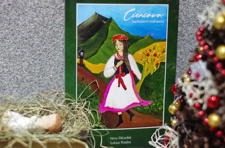 Książka o cieniawskich kapliczkach jest zapisem ich historii i żywej religijności mieszkańców wsi.