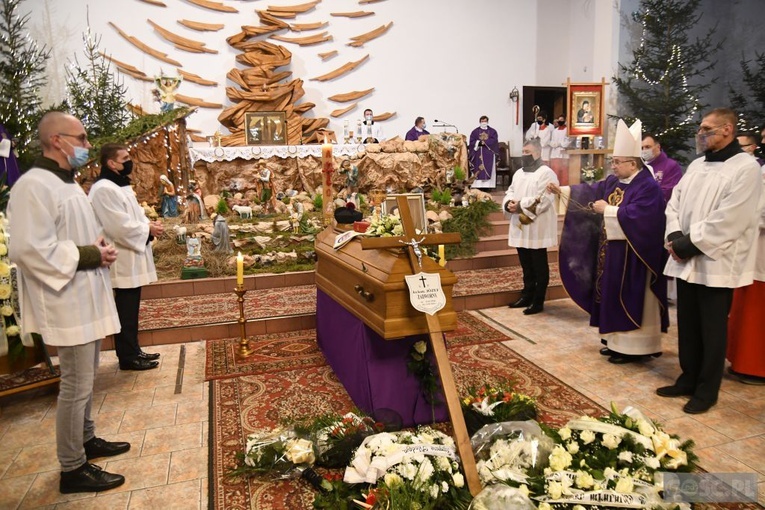 Pogrzeb śp. ks. Józefa Zadwornego