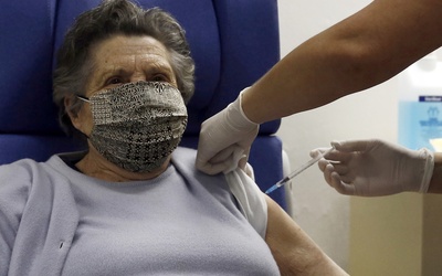 Dworczyk: Seniorzy rozpoczną szczepienia zgodnie z planem