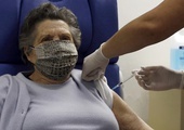 Dworczyk: Seniorzy rozpoczną szczepienia zgodnie z planem