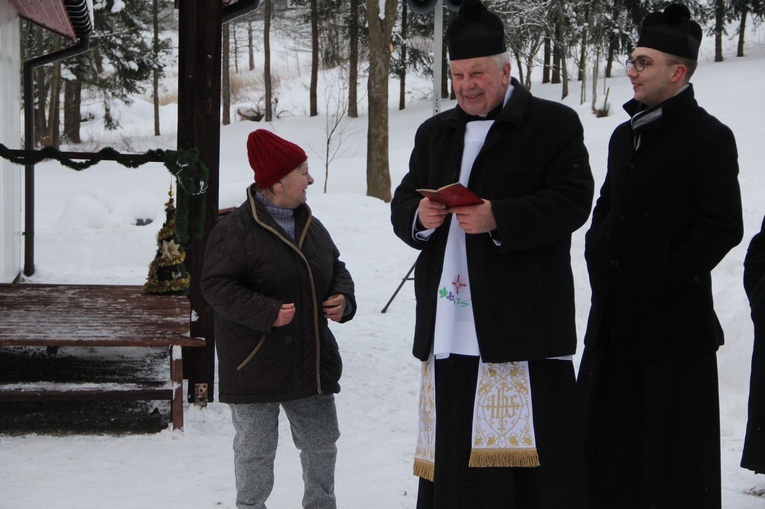 Wojakowa. Błogosławieństwo domu i kolęda u pani Marii