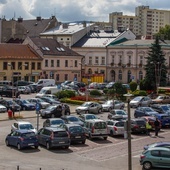 Bielsko-Biała. Parking zamieni się w park. Pojawią się m.in. fontanna i fortepian