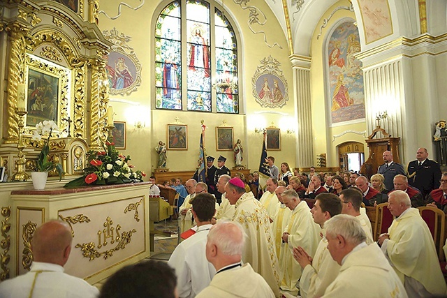 	W 2019 roku bp Andrzej Jeż zawierzył diecezję tarnowską opiece Oblubieńca Maryi. 