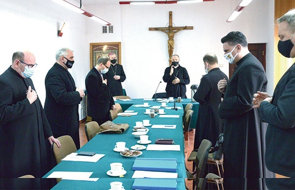 ▲	Spotkanie organizacyjne w związku z uroczystością odbyło się w sali konferencyjnej kurii biskupiej w Radomiu.