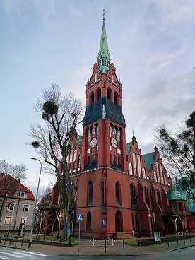 ▲	Wysoka wieża powstała na osobiste życzenie Wilhelma II, cesarza Niemiec.