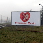 Bilbord w jednym z miast diecezji świdnickiej.