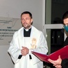 Kamienną płytę pobłogosławił następca tragicznie zmarłego kapłana ks. dr Jarosław Kwiecień.