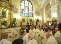 Bp Andrzej Jeż zawierzył diecezję tarnowską św. Józefowi w 2019 roku.