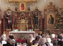 Ikona w seminaryjnej kaplicy znajduje się po prawej stronie ołtarza głównego.