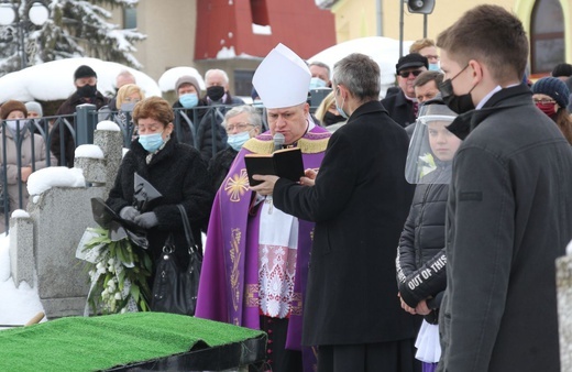 Ostatnie pożegnanie ks. Andrzeja Wolnego w Godziszce - 19 stycznia 2021 r.